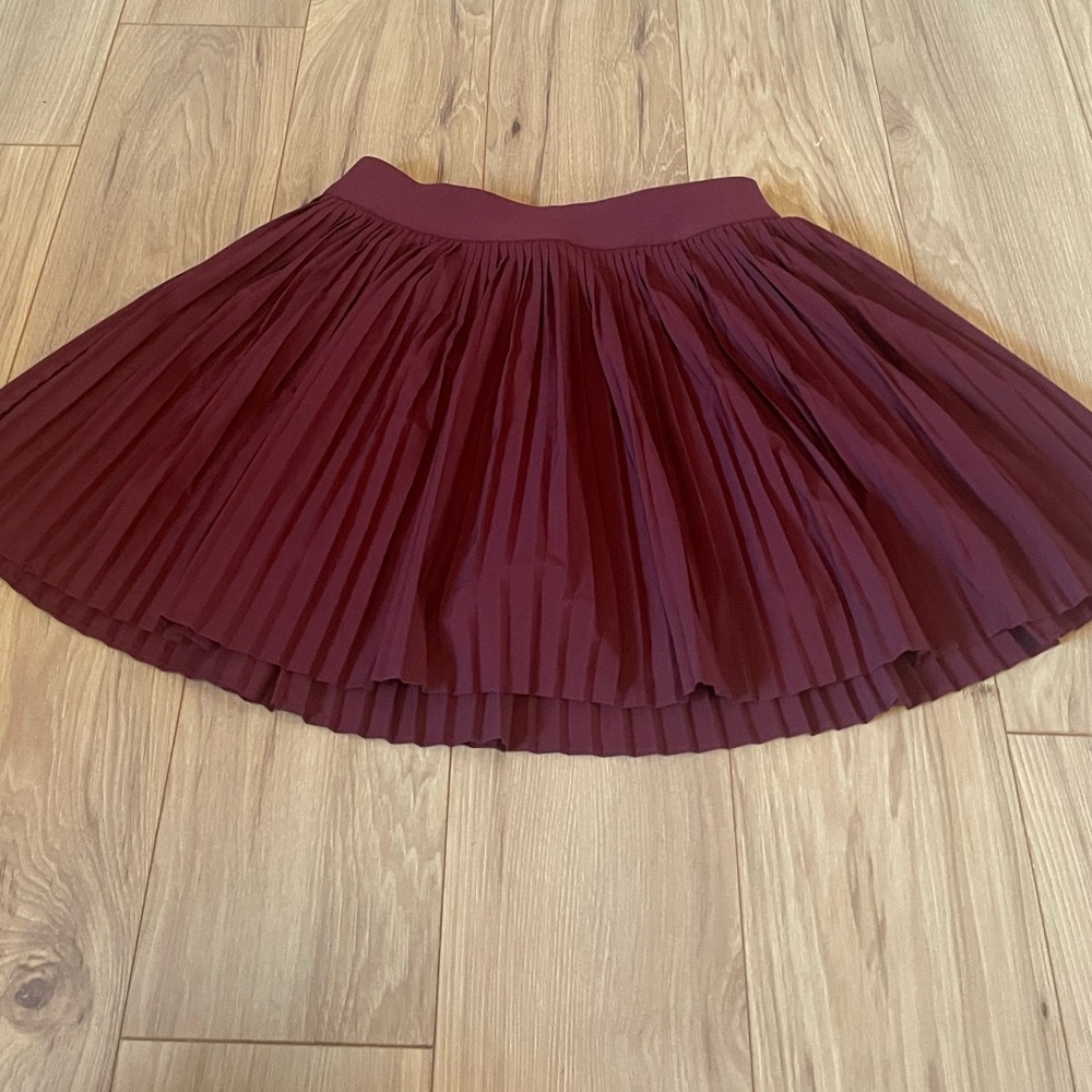Old Navy Athletic Burgundy Pleated Skirt / Skort
